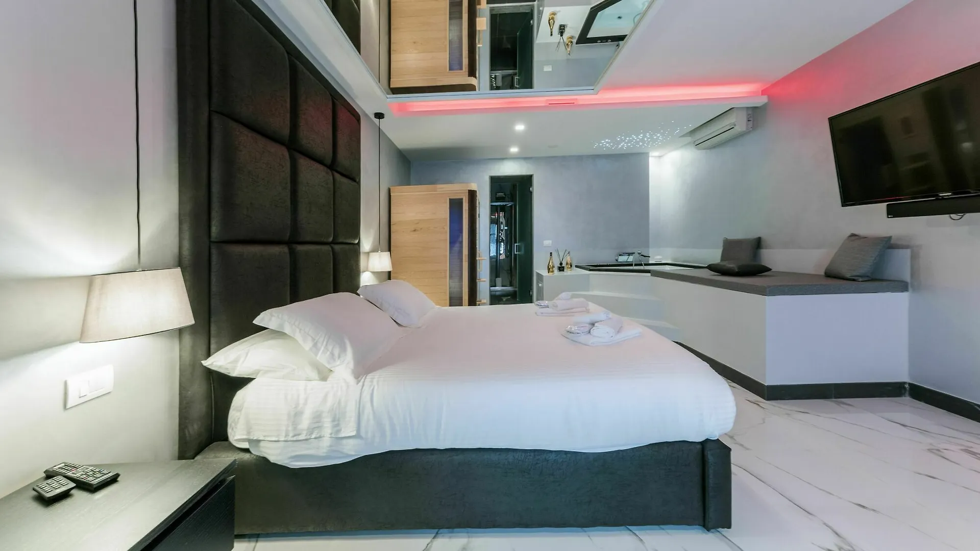 Comola Luxury Suite Neapel Italien